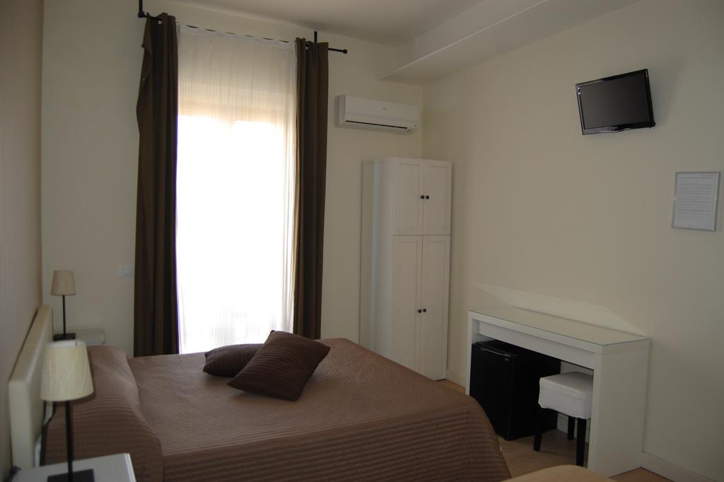 B&B H224 Reggio Calabria Habitación foto